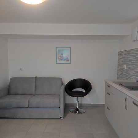 בוהין Apartments Francka מראה חיצוני תמונה